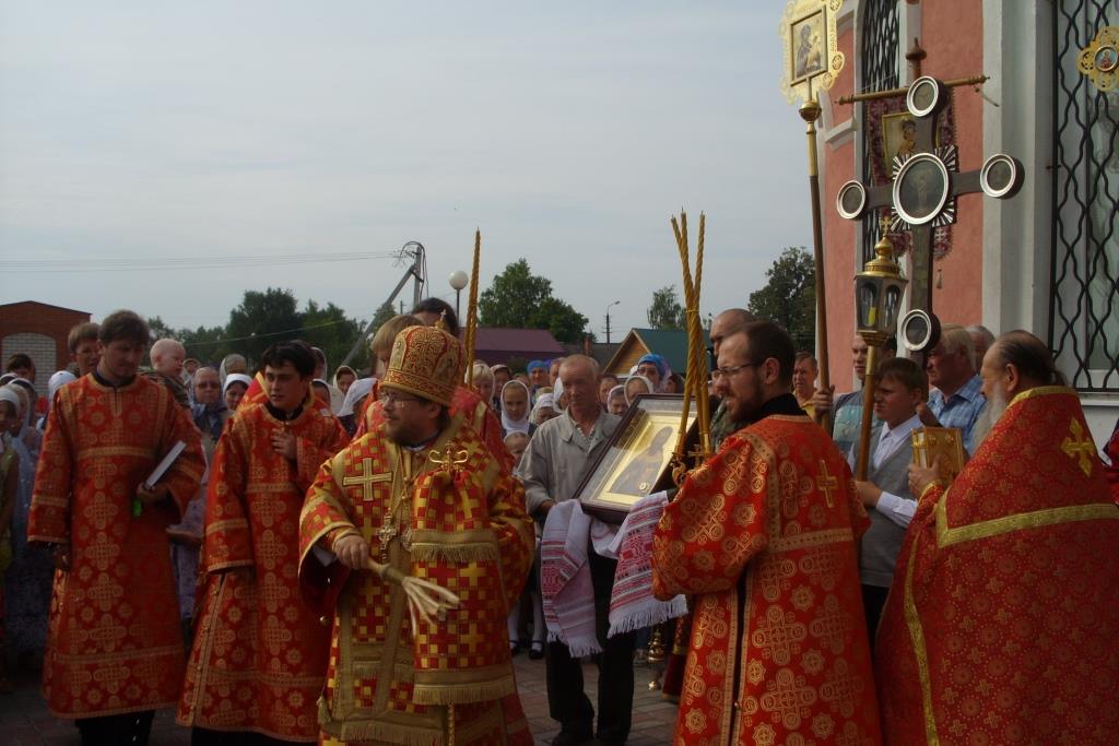 Церковь Култаево батюшка